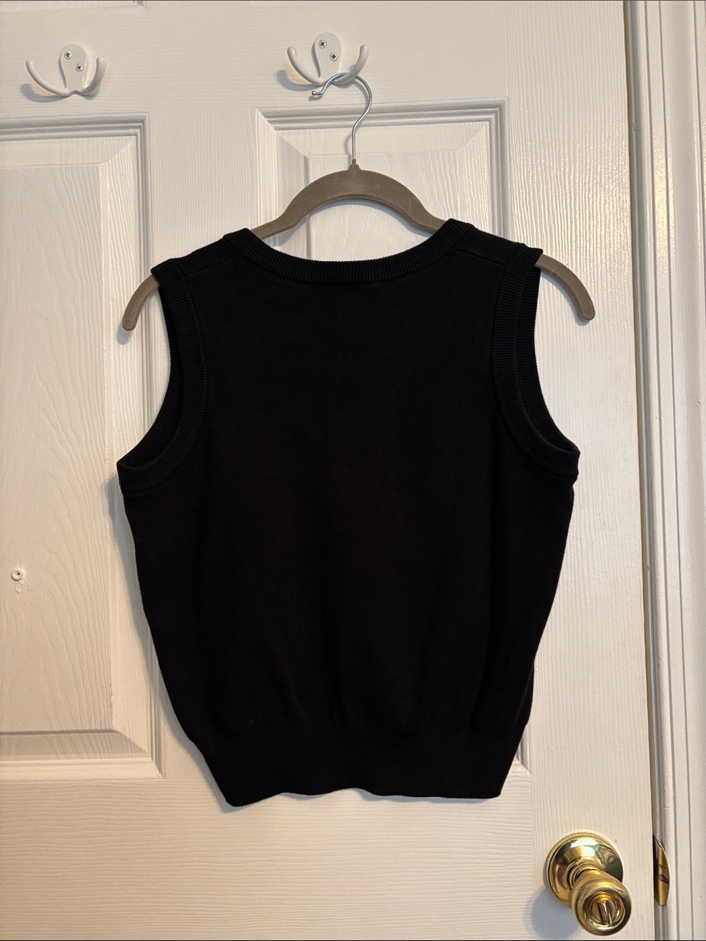 Black Sleeveless Knit Tank Top - Women - Picture 3 of 3